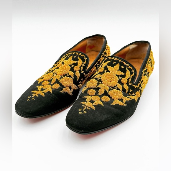 CHRISTIAN LOUBOUTIN Royal Embroidered
Shoes. Good condition. Size 41 - Picture 2 of 5